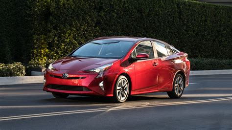 toyota prius ratings